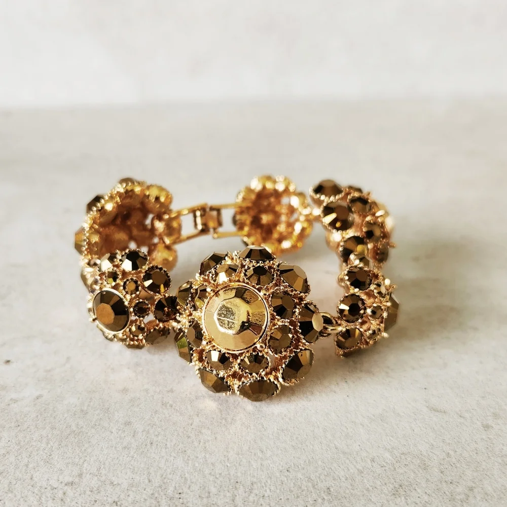 Kate Spade New York RARE Gold Cluster Rhinestone Beaded Statement Bracelet - Picture 2 of 9